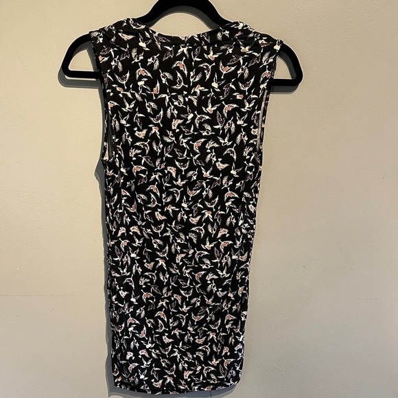 🌸Ricki's Black and White Bird Pattern sleeveless Top - Picture 5 of 9